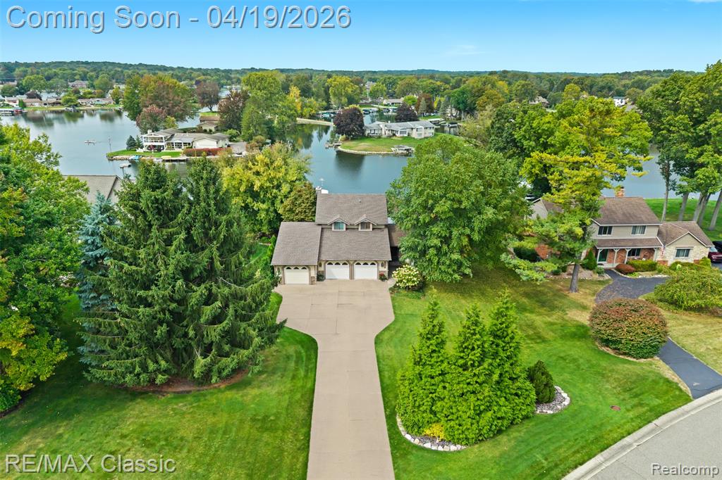 3398 Tiquewood, Commerce Twp, MI 48382 — front exterior