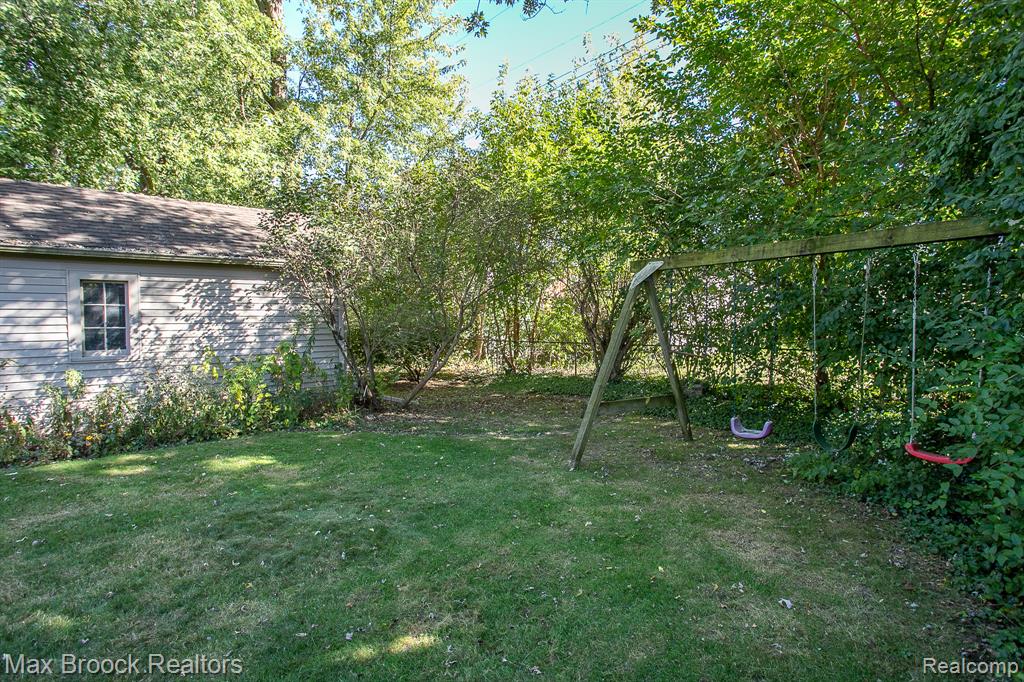 10445 Lincoln Drive, Huntington Woods, MI — Photo 44