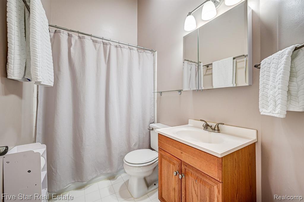 7511 BERMUDA DUNES, Ypsilanti, MI 48197 — Photo 24