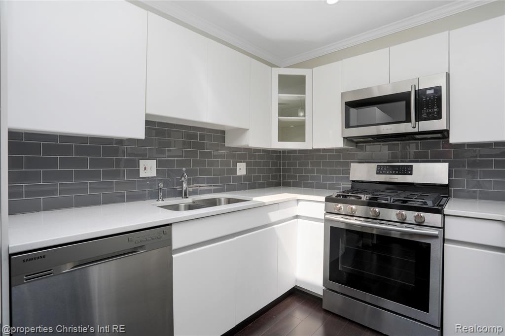 2021 Hyde Park Drive, Detroit, MI 48207 — Photo 13