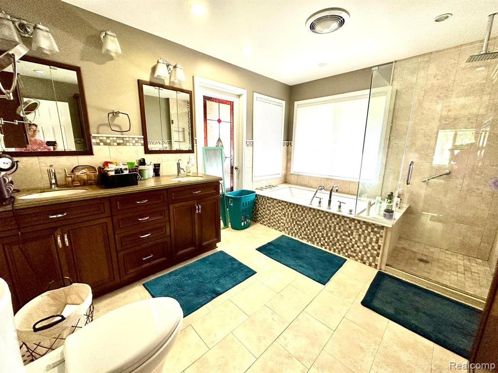 989 ELMSMERE Drive, Northville, MI 48167 — Photo 24