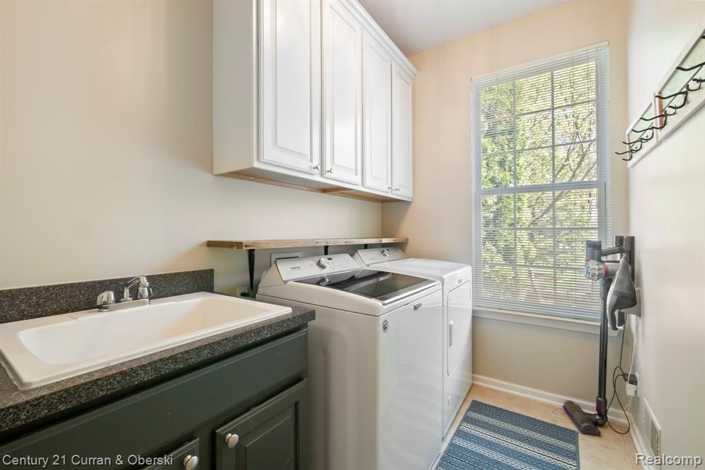 48742 Tanglewood Drive, Macomb, MI 48044 — Photo 38