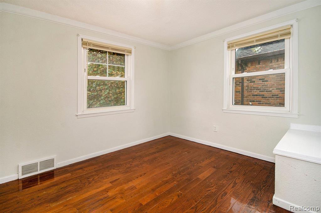 5800 BISHOP Street, Detroit, MI 48224 — Photo 10