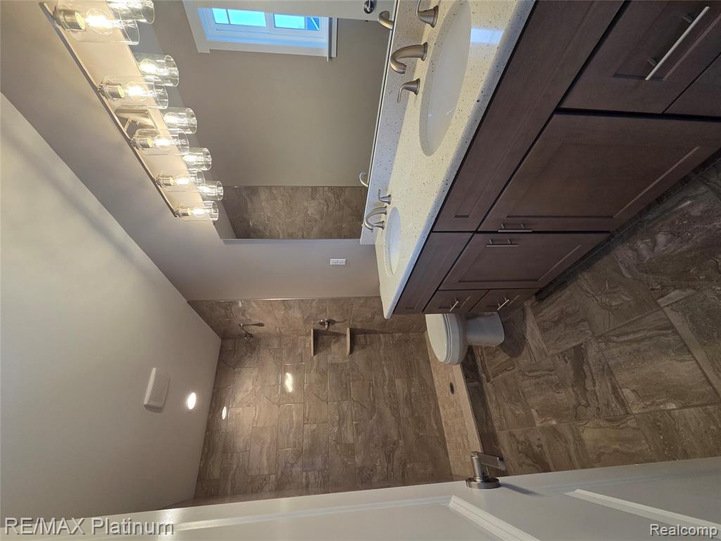 7484 SKYLAR Court, Swartz Creek, MI 48473 — Photo 9