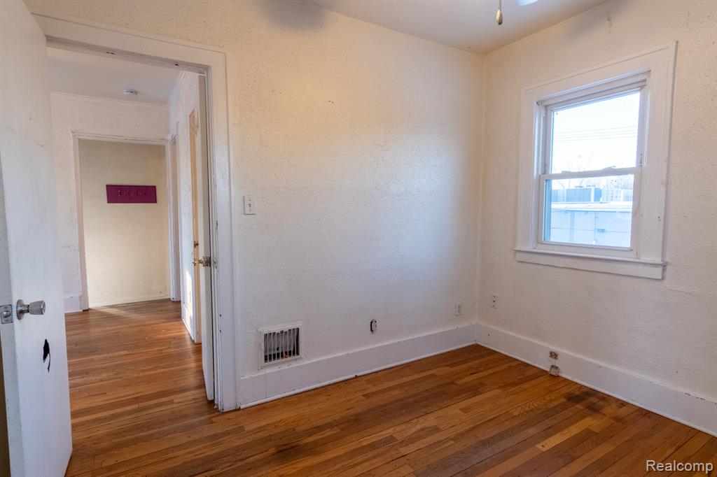 418 W Woodruff Avenue, Hazel Park, MI 48030 — Photo 19