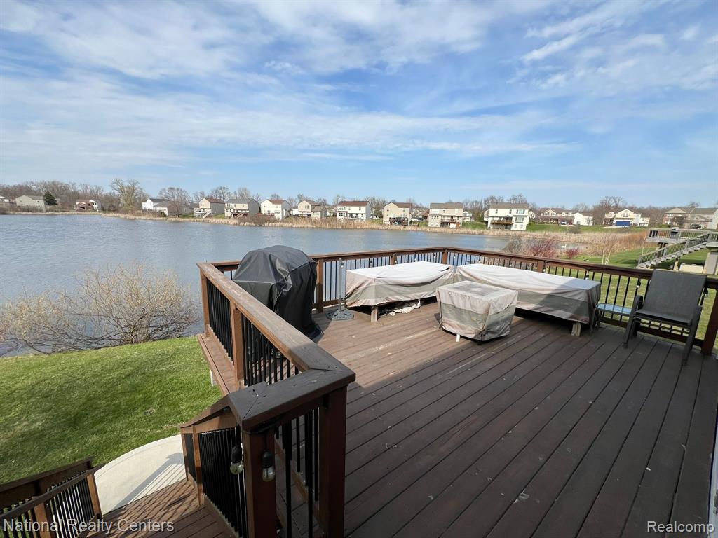 693 DEER PATH Trail, Waterford, MI 48327 — Photo 24