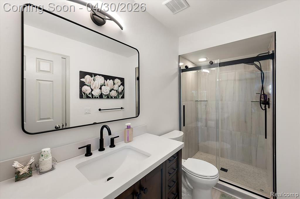 42228 Lochmoor Street, Clinton Twp, MI 48038 — Photo 16