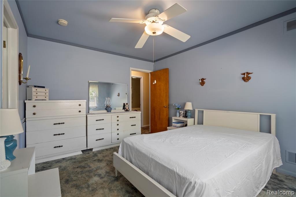 4030 Letart Avenue, Waterford, MI 48329 — Photo 12