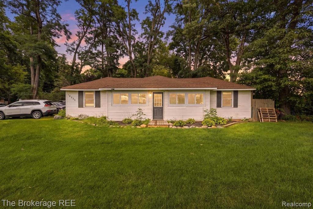 10556 Silver Lake Road, Byron, MI 48418