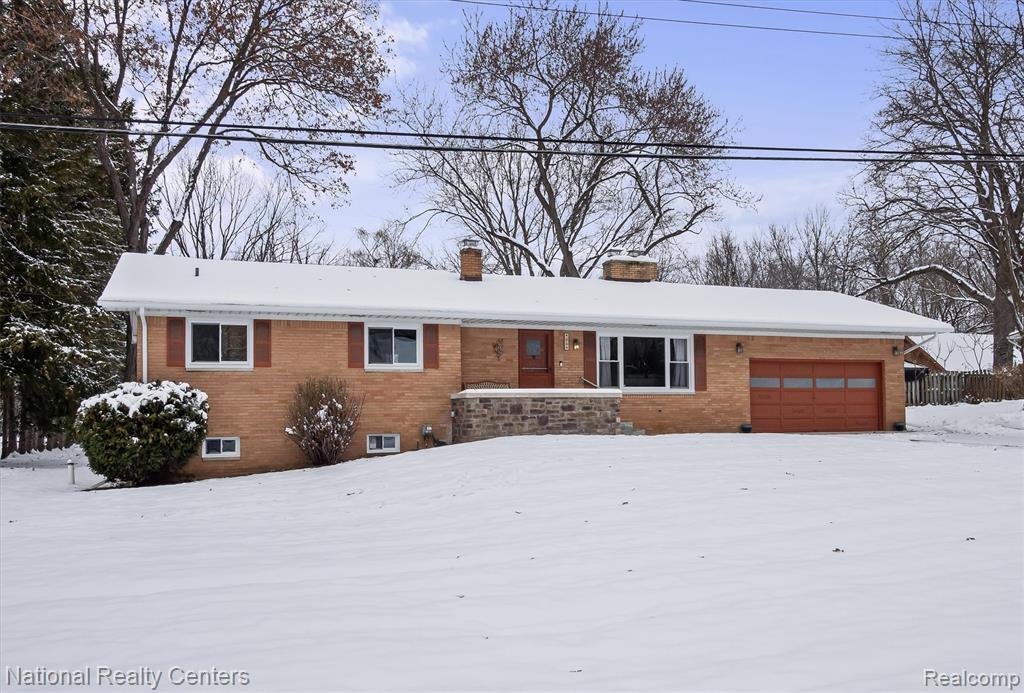 4264 Woodstock Road, Waterford, MI 48328 — Photo 6