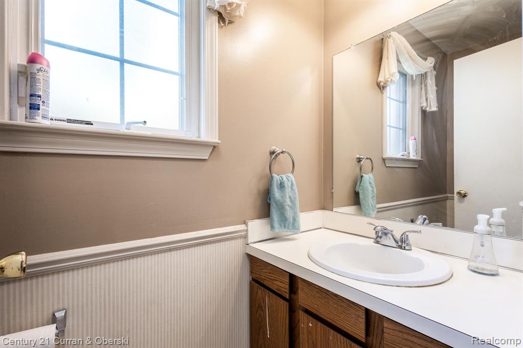 41924 Amberly Drive, Clinton Twp, MI 48038 — Photo 13