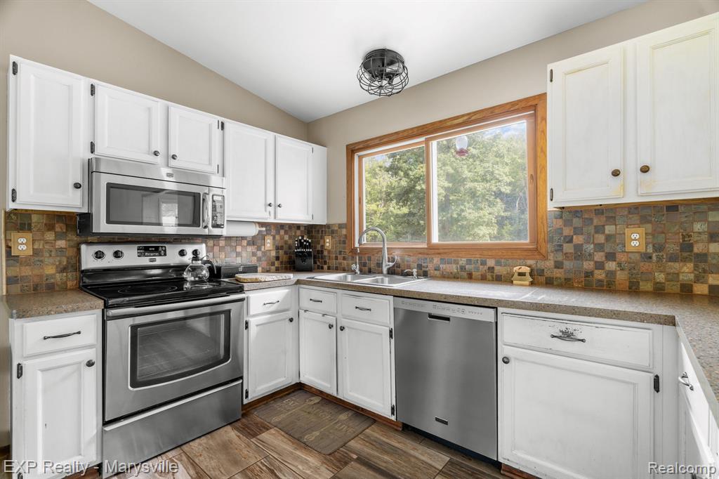 12980 Metcalf Road, Brockway, MI 48097 — Photo 17
