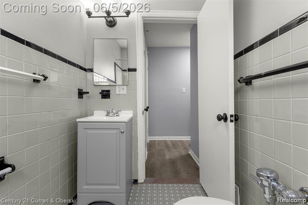 2255 Webb Street, Detroit, MI 48206 — Photo 17