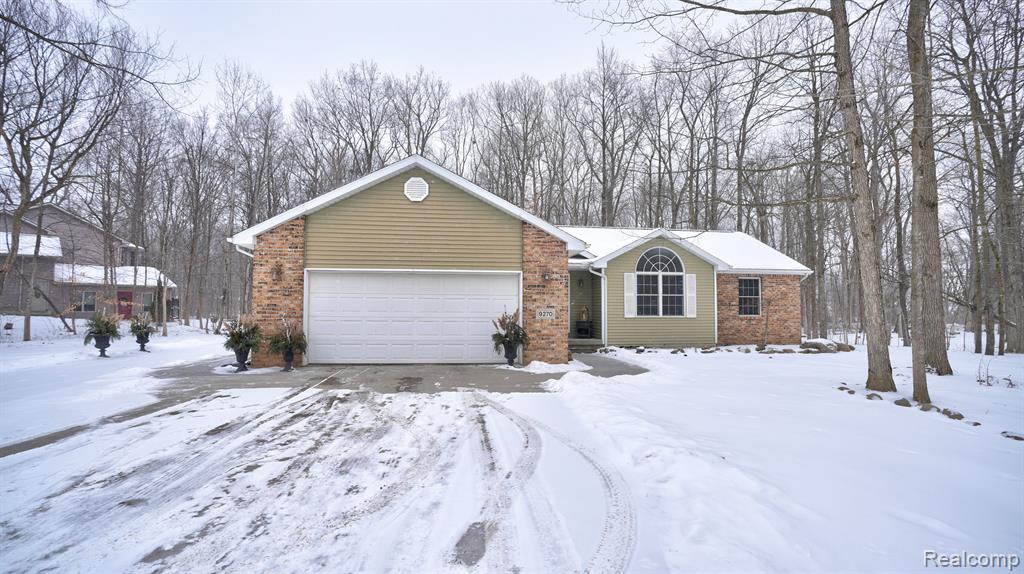 9270 OAKVIEW Drive, Swartz Creek, MI 48473 — Photo 36