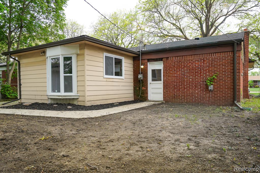 30644 HAYES Road, Roseville, MI 48066 — Photo 5
