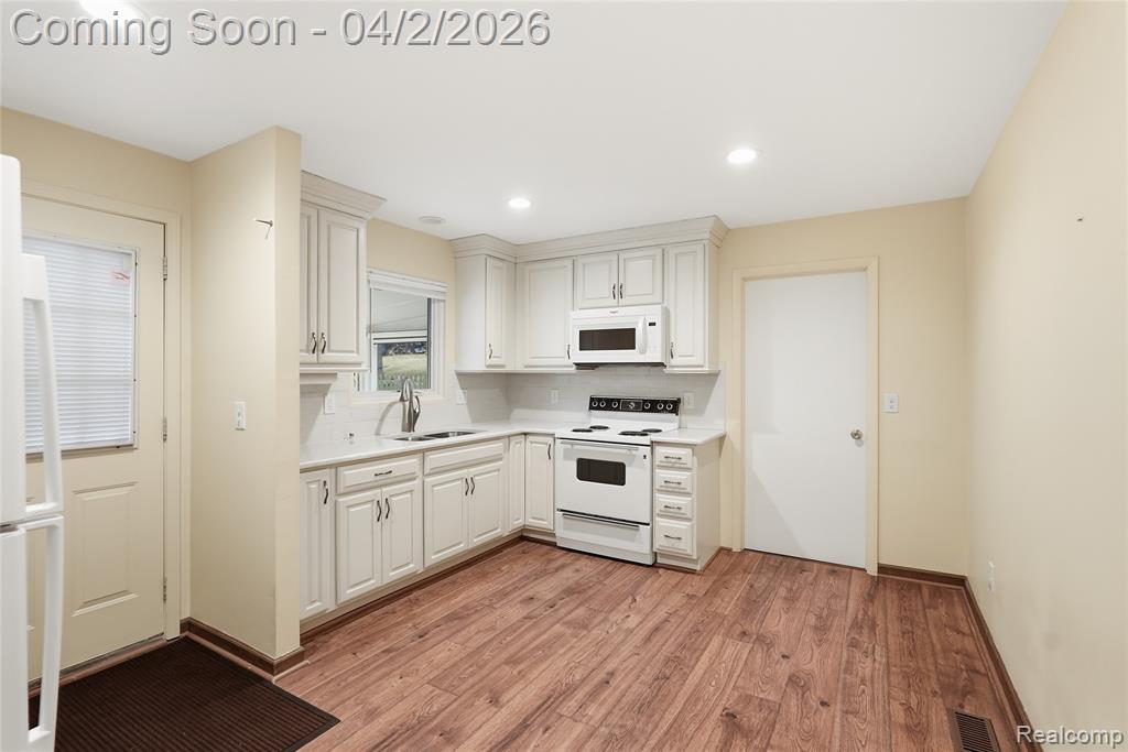 5766 Parkdale Street, Utica, MI 48317 — Photo 6