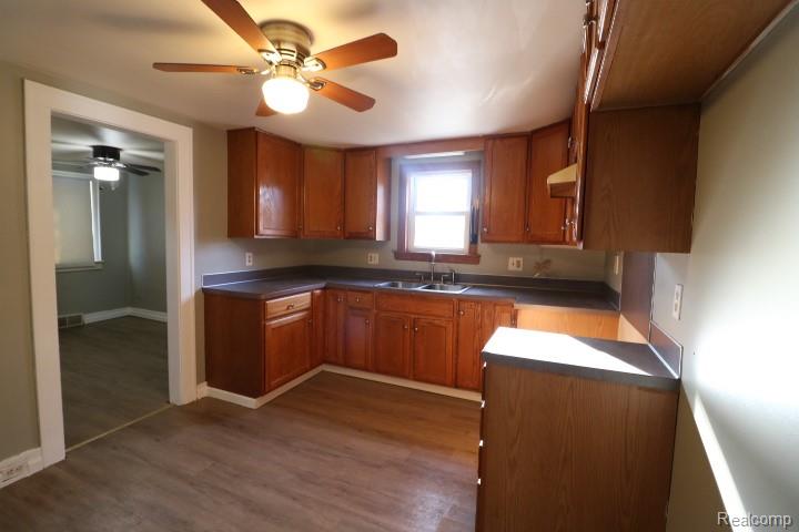 403 Bradley Street, Bay City, MI 48706 — Photo 6