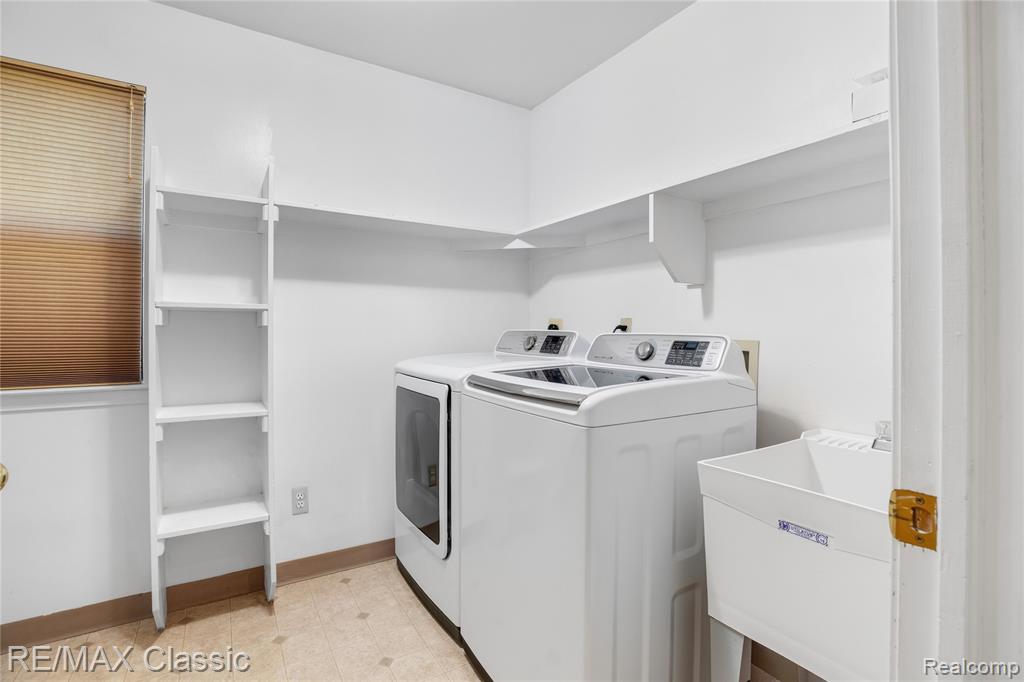 42670 Lilley Pointe Drive, Canton, MI 48187 — Photo 12