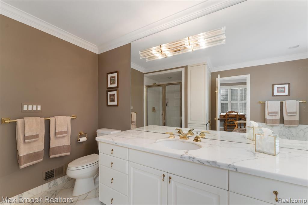 919 W Glengarry Circle, Bloomfield Hills, MI 48301 — Photo 30
