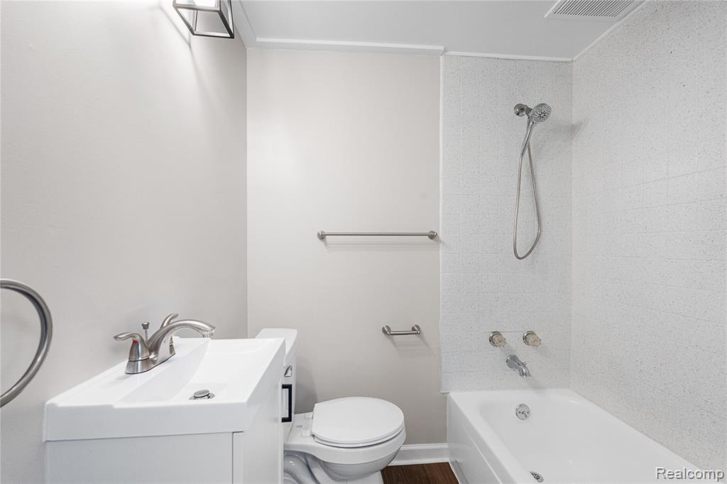 7052 Studebaker Avenue, Warren, MI 48091 — Photo 16