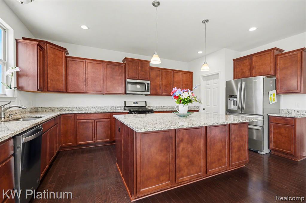 55321 Demaret Drive, Macomb, MI 48042 — Photo 7