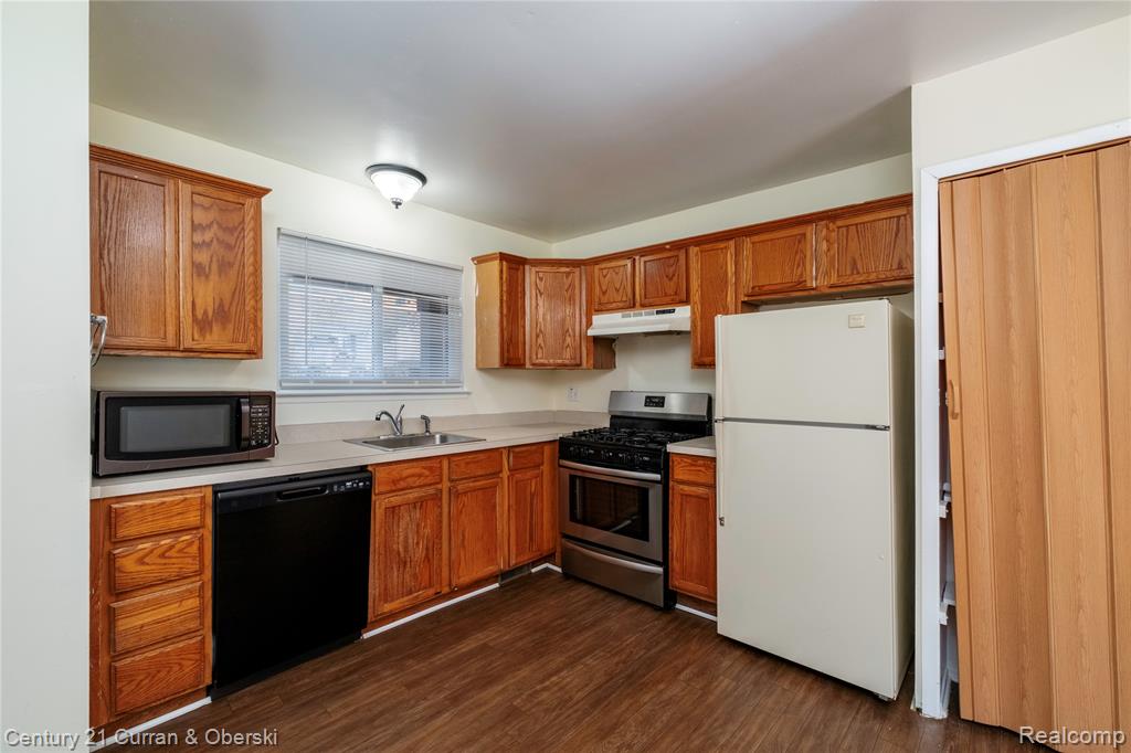 44543 Savery Drive, Canton, MI 48187 — Photo 11