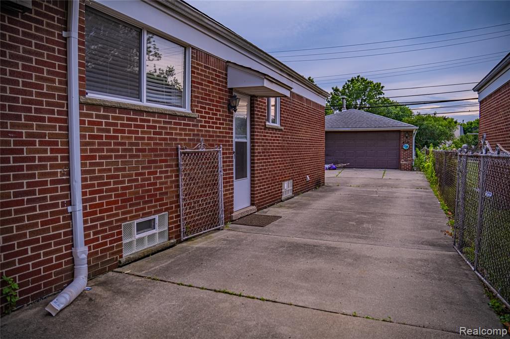 4420 Katherine Street, Dearborn Heights, MI 48125 — Photo 30