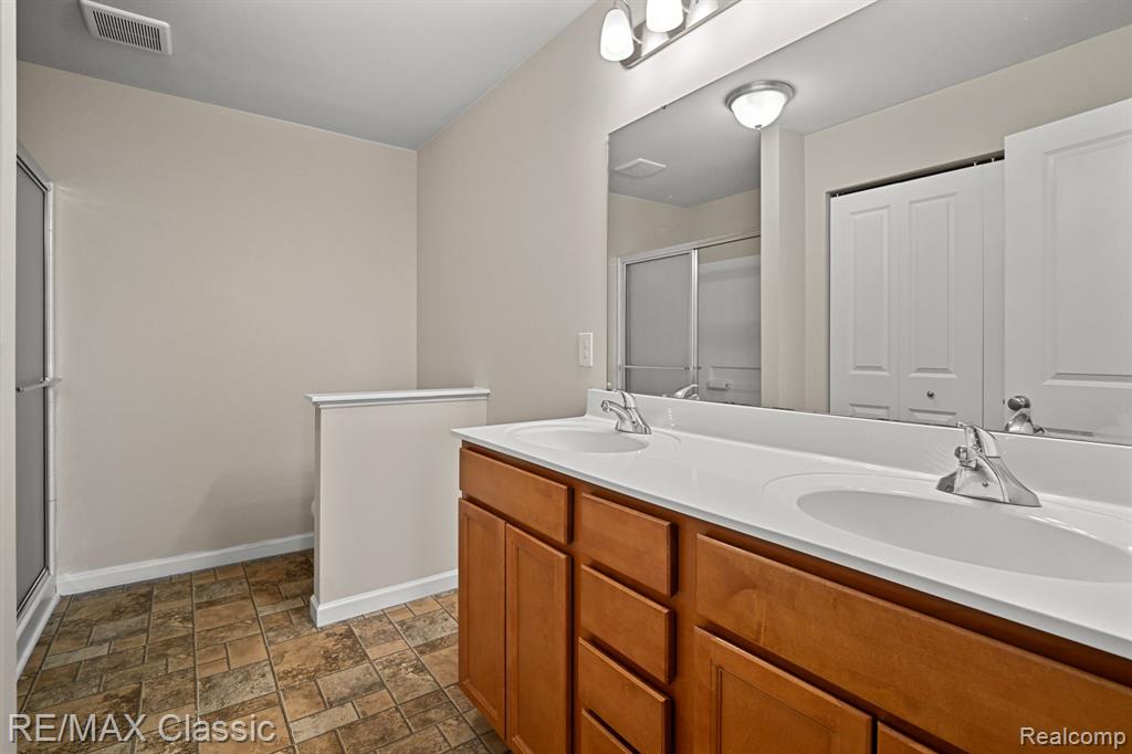 7038 WELLINGTON Lane, Ypsilanti, MI 48197 — Photo 17