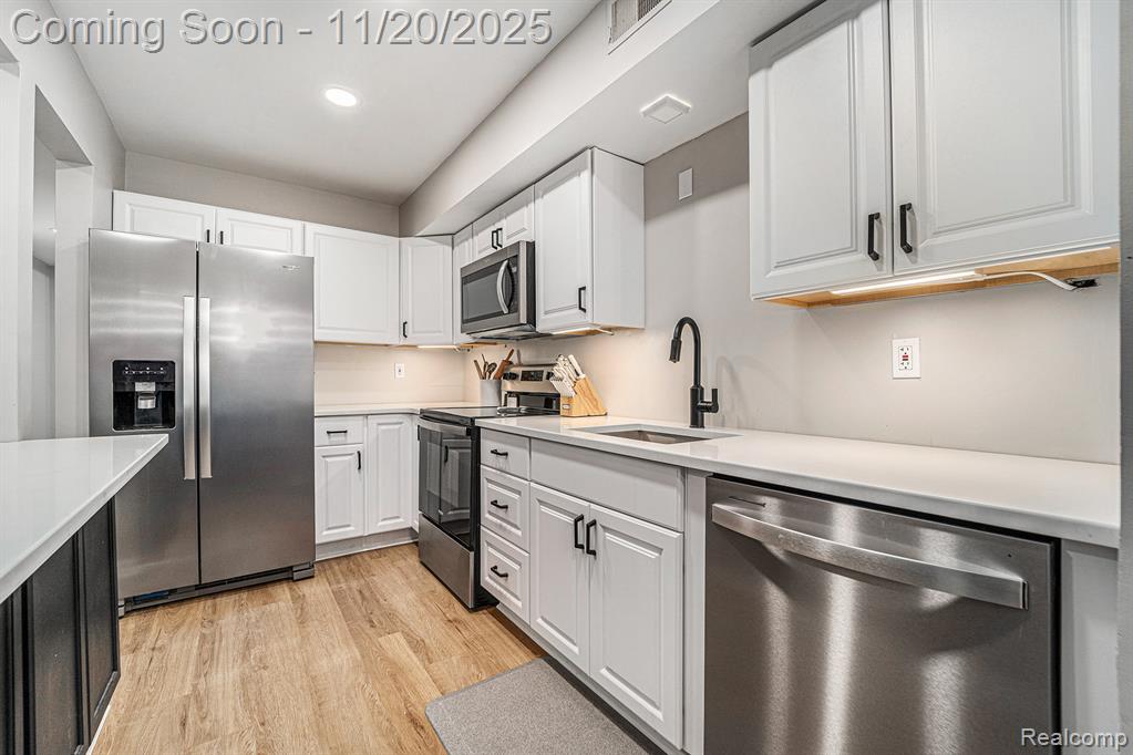 102 Pinewood Circle, Plymouth, MI 48170 — Photo 11