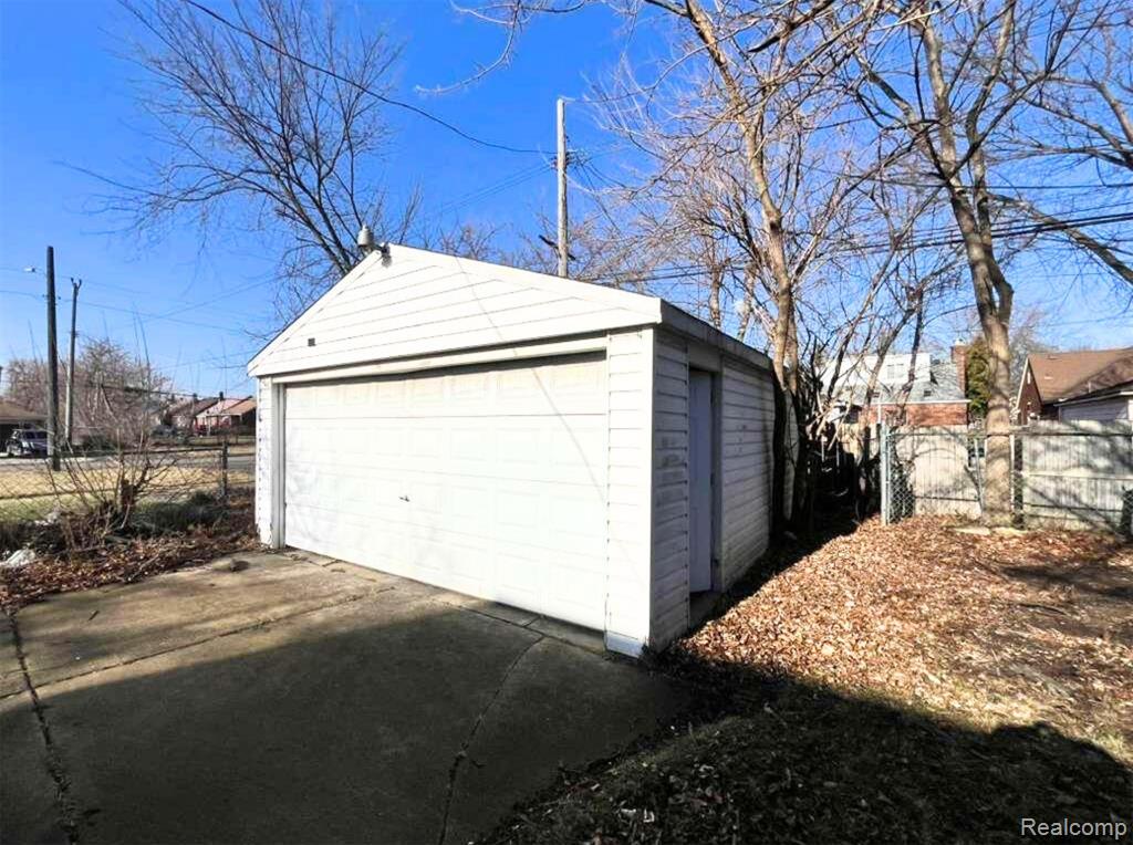 15211 Fairmount Drive, Detroit, MI 48205 — Photo 21