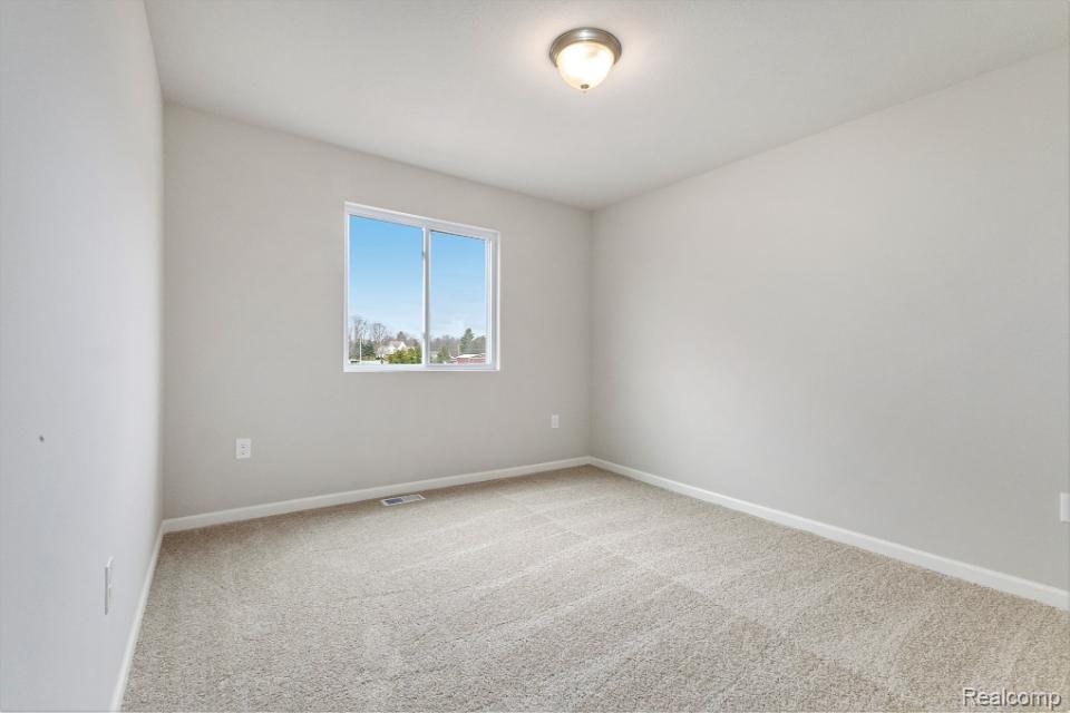 8185 Moonlight Creek Lane, Fowlerville, MI 48836 — Photo 25