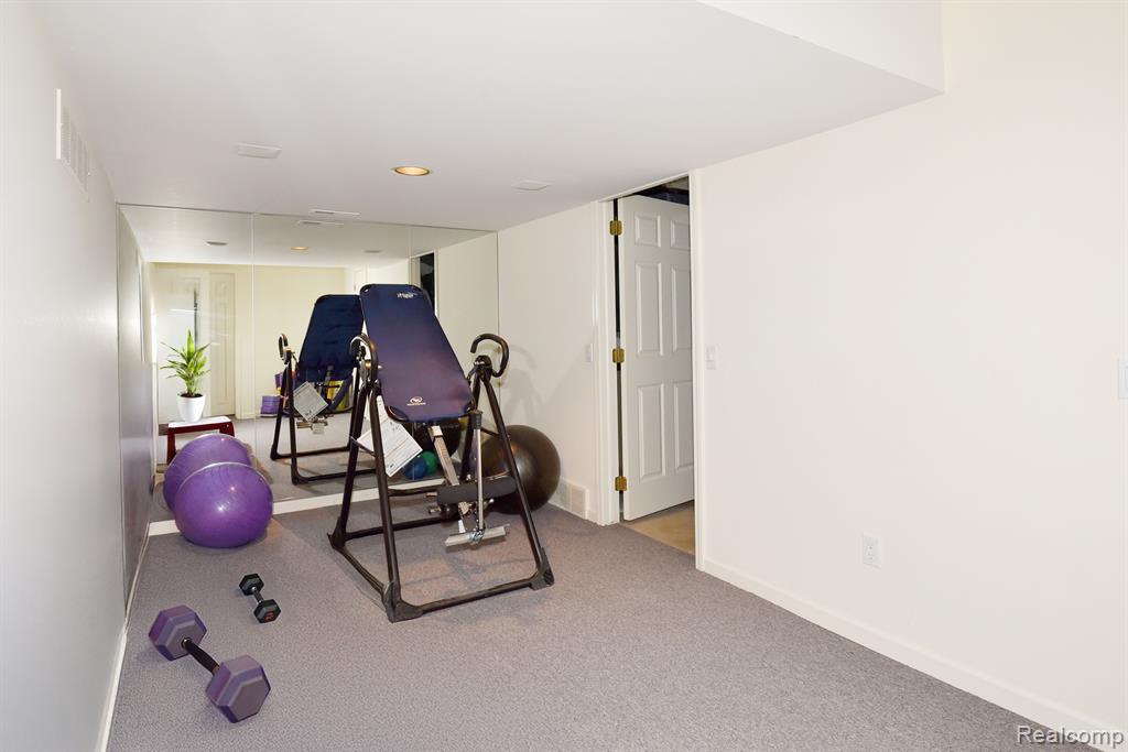 4074 Cranbrook Court, Bloomfield Hills, MI 48301 — Photo 37