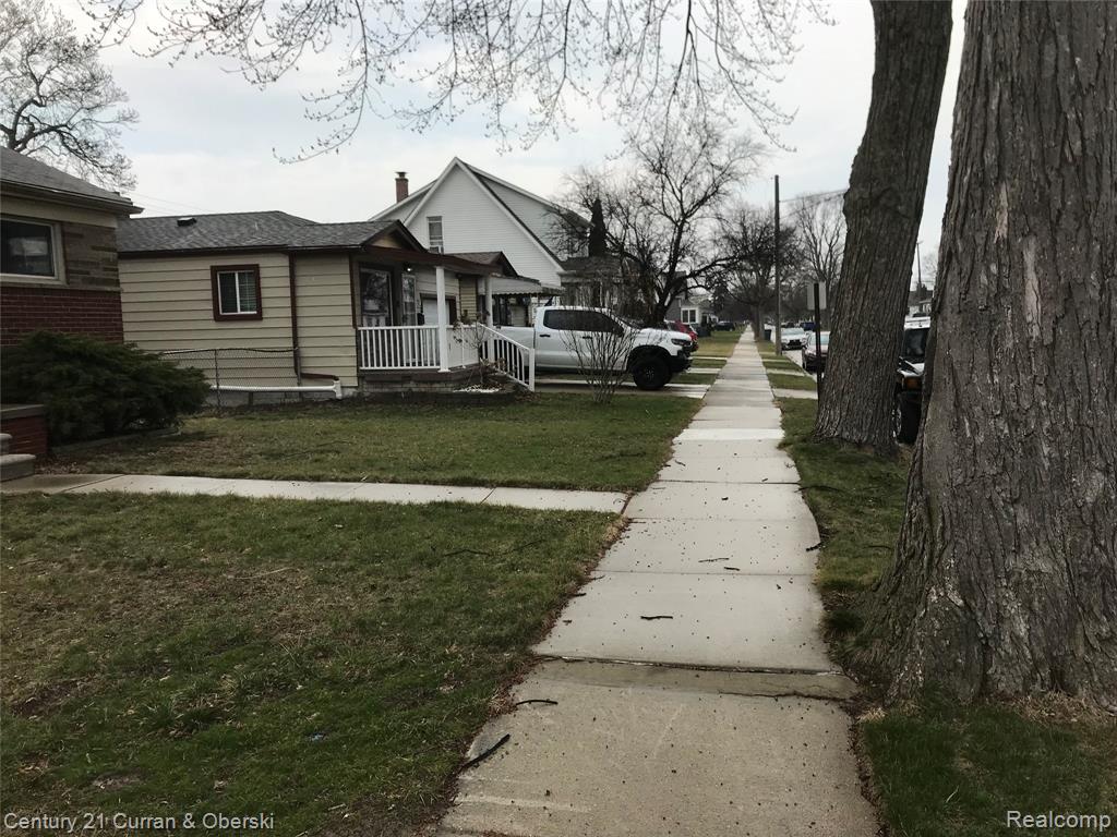 729 Cleophus Parkway, Lincoln Park, MI 48146 — Photo 3