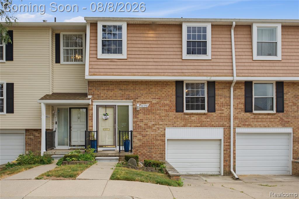20350 Weybridge Street, Clinton Twp, MI 48036