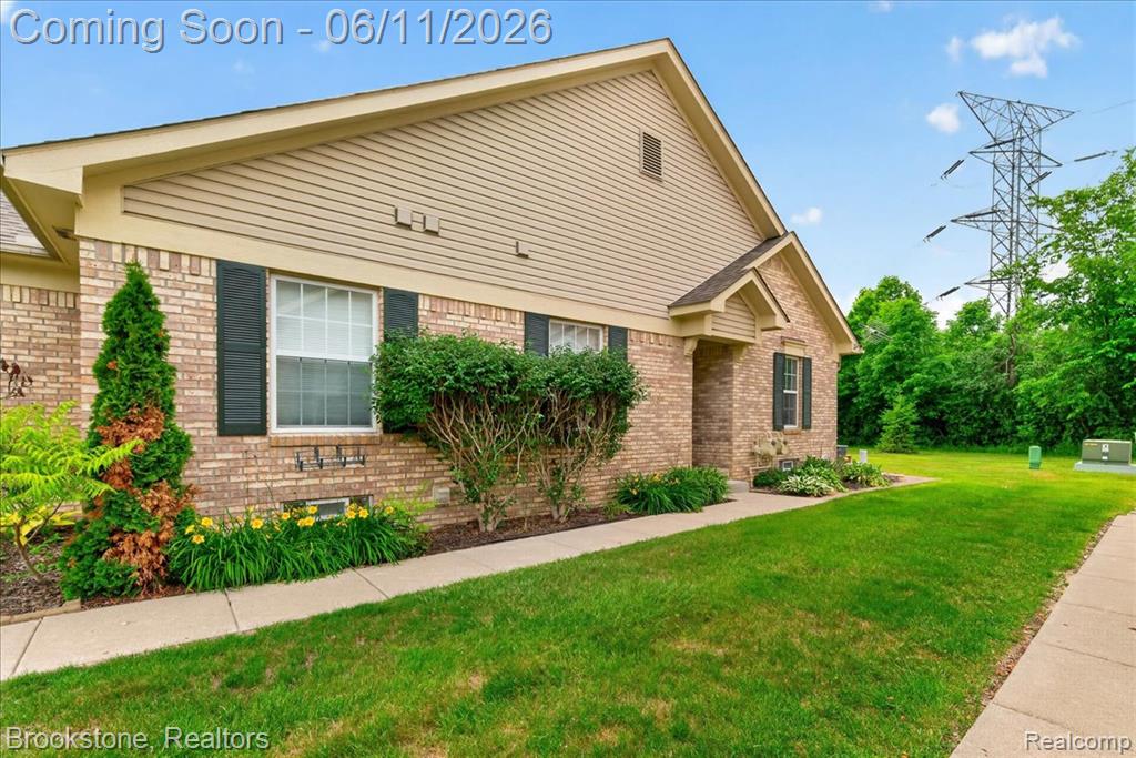 25406 Willowbrook Court, Flat Rock, MI 48134 — Photo 2