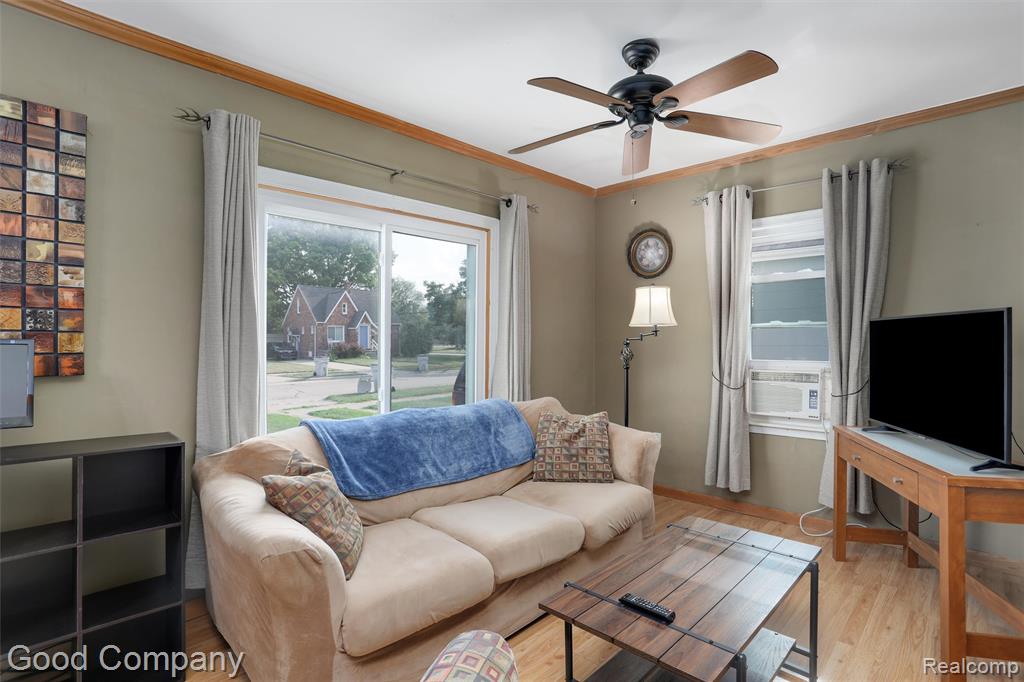1727 E Elza Avenue, Hazel Park, MI 48030 — Photo 15