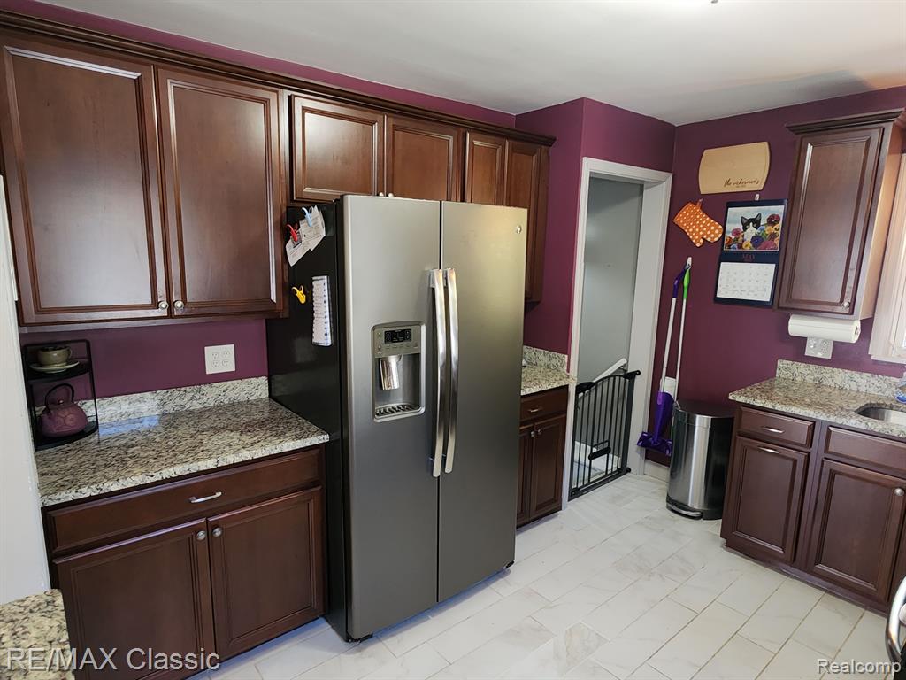 621 SYMES Avenue, Royal Oak, MI 48067 — Photo 5