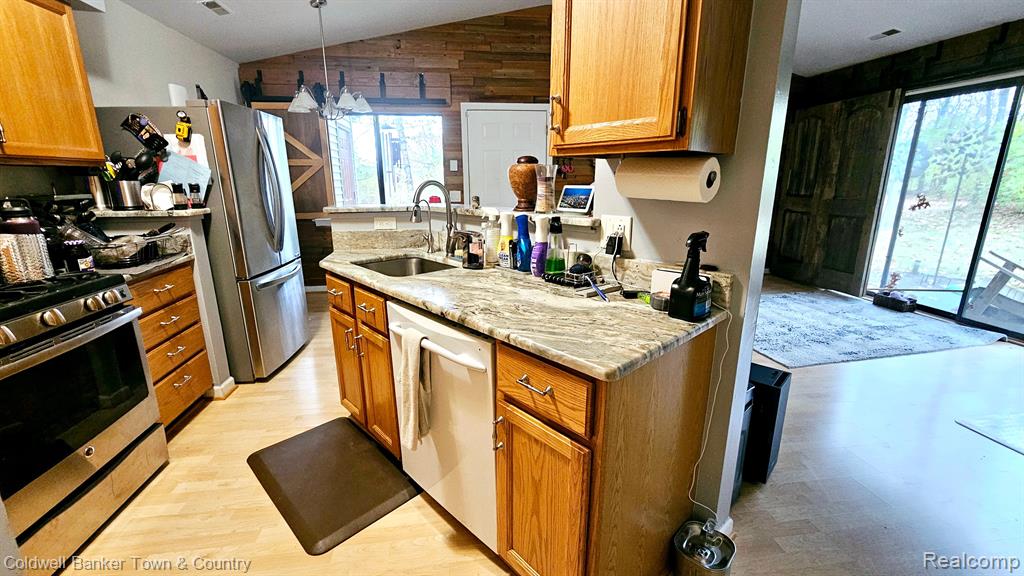 307 SPRING BROOKE Drive, Brighton, MI 48116 — Photo 10