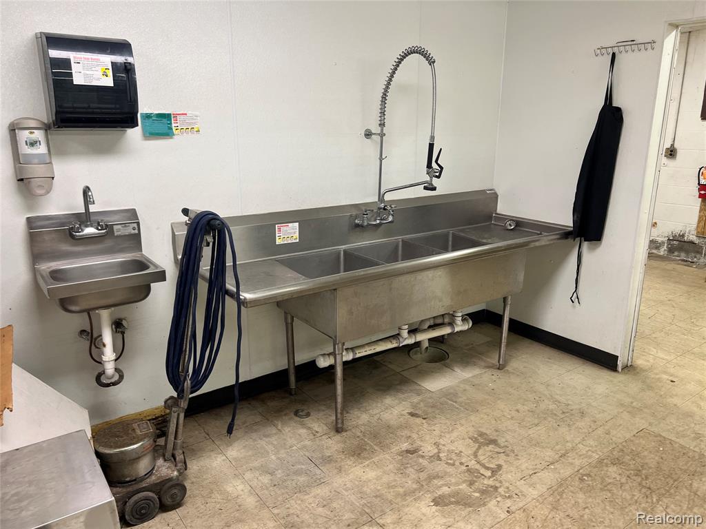 1530 E Michigan Avenue, Ypsilanti, MI 48198 — Photo 13