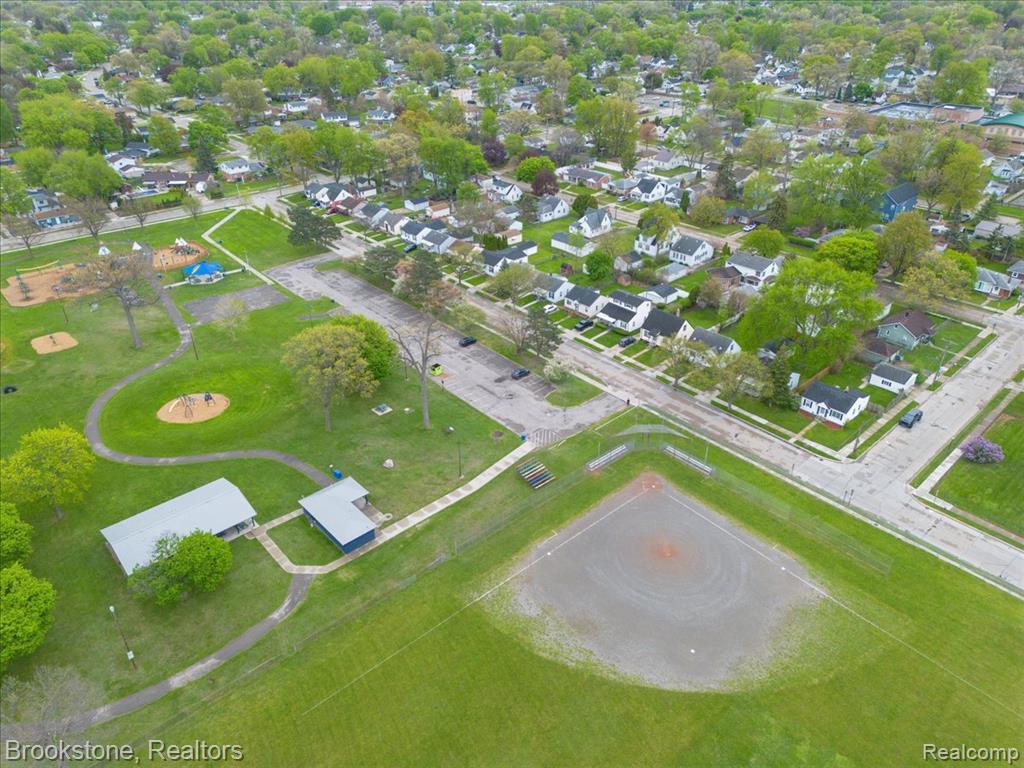 924 E Otis Avenue, Hazel Park, MI 48030 — Photo 25