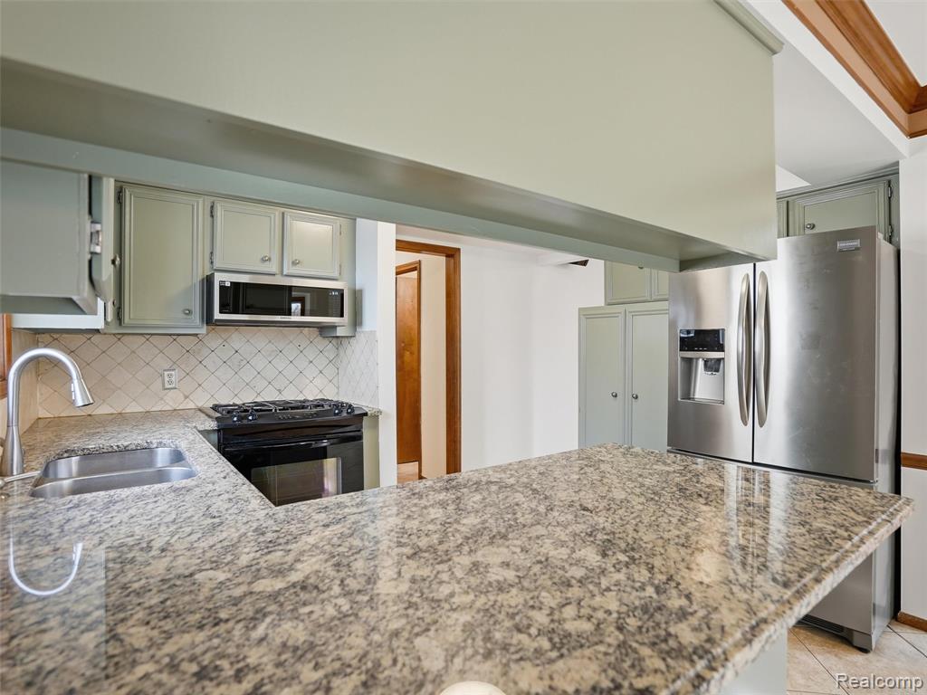 46689 Barbara Drive, Macomb, MI 48044 — Photo 15