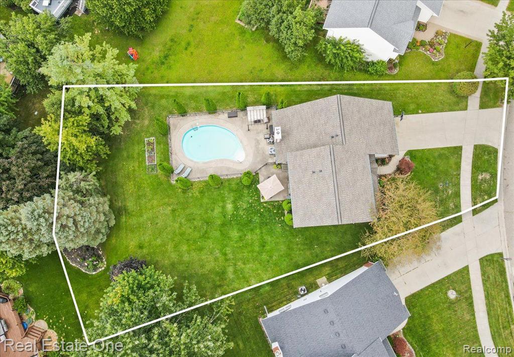805 WOODLEIGH Way, Oxford, MI 48371 — Photo 14