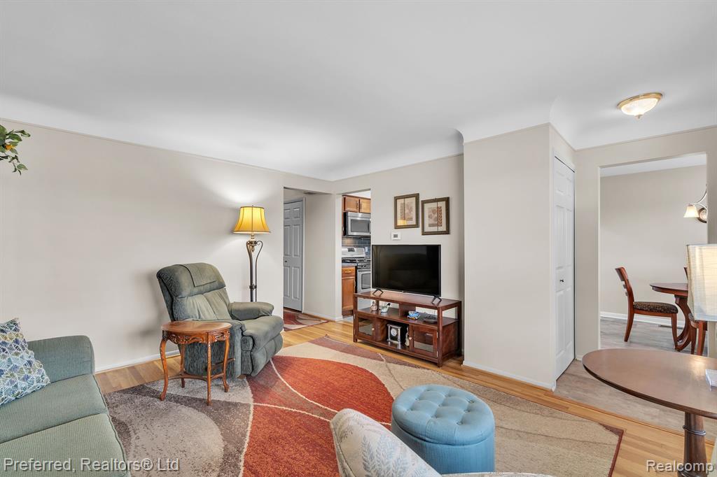 5238 Busch Avenue, Warren, MI 48091 — Photo 7