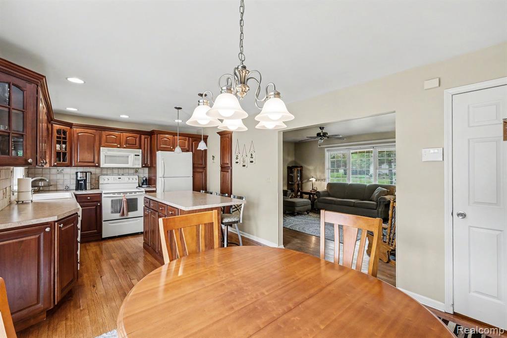 4497 Sunnymead Avenue, Burton, MI 48519 — Photo 7