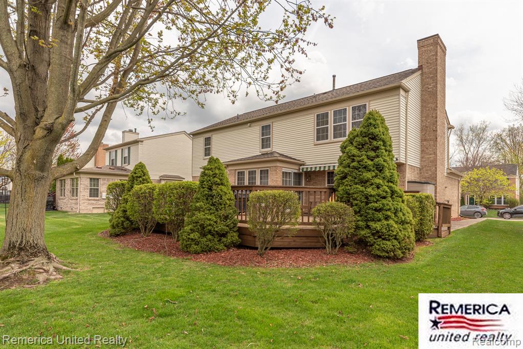 46206 LARCHMONT Drive, Canton, MI 48187 — Photo 46