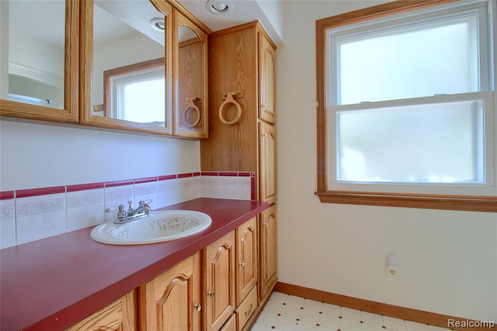 21515 Huron River Drive, New Boston, MI 48164 — Photo 20