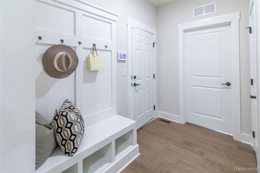5532 Timber Glen Court, Ann Arbor, MI 48108 — Photo 36