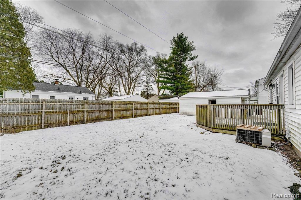 46630 HULING Street, Utica, MI 48317 — Photo 37