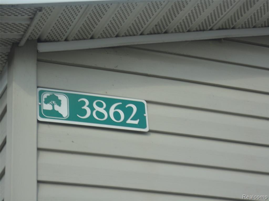 3862 Ryans Ridge, Monroe, MI 48161 — Photo 16