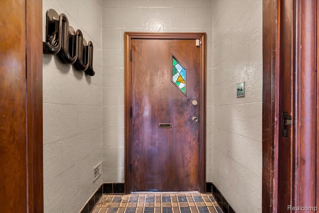 18281 San Juan Drive, Detroit, MI 48221 — Photo 7